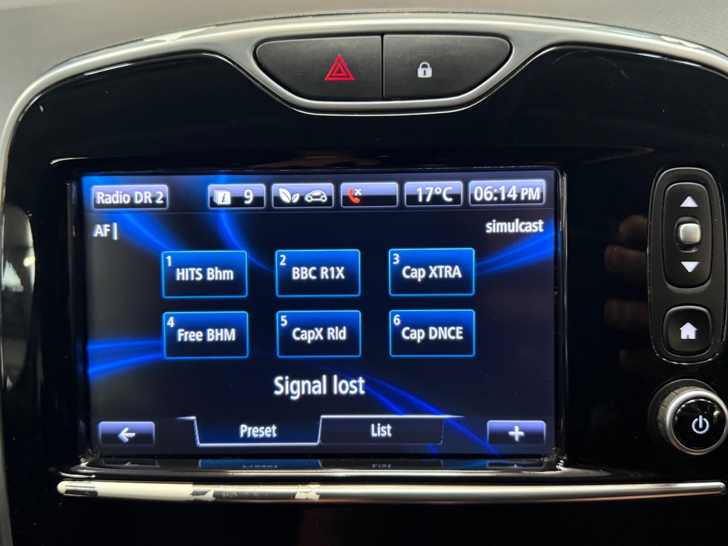 Used Renault Clio 2015 for sale - 76153174: Photo 29