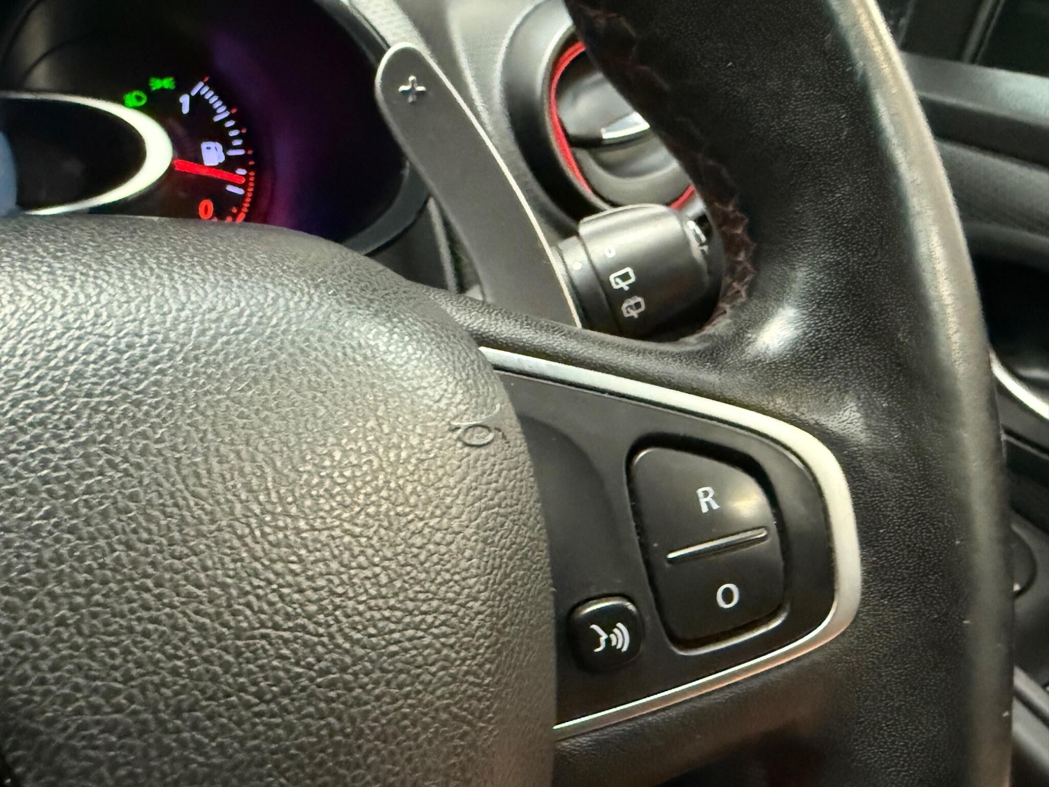 Used Renault Clio 2015 for sale - 76153174: Photo 33