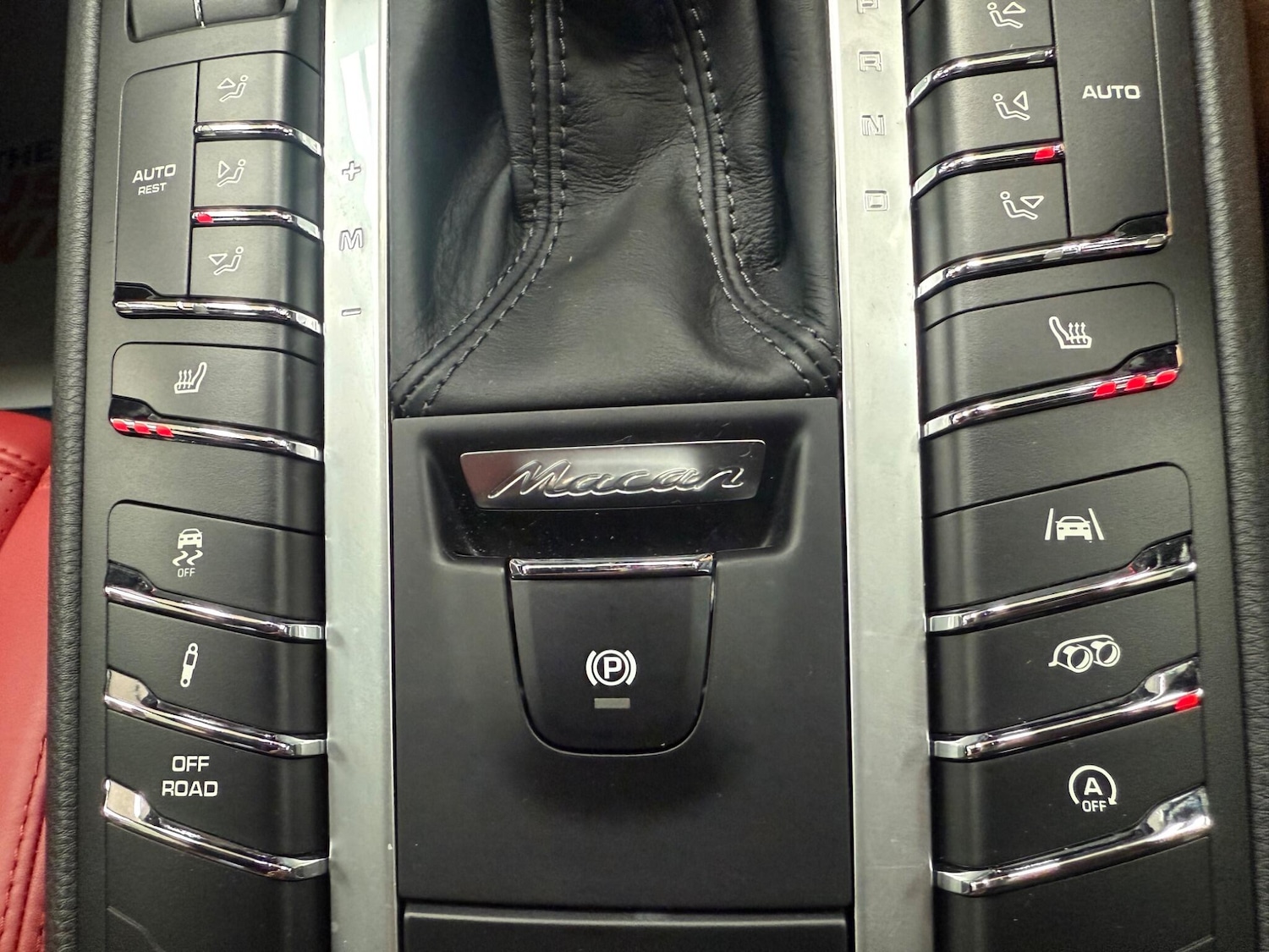 Used Porsche Macan 2020 for sale - 76989492: Photo 27