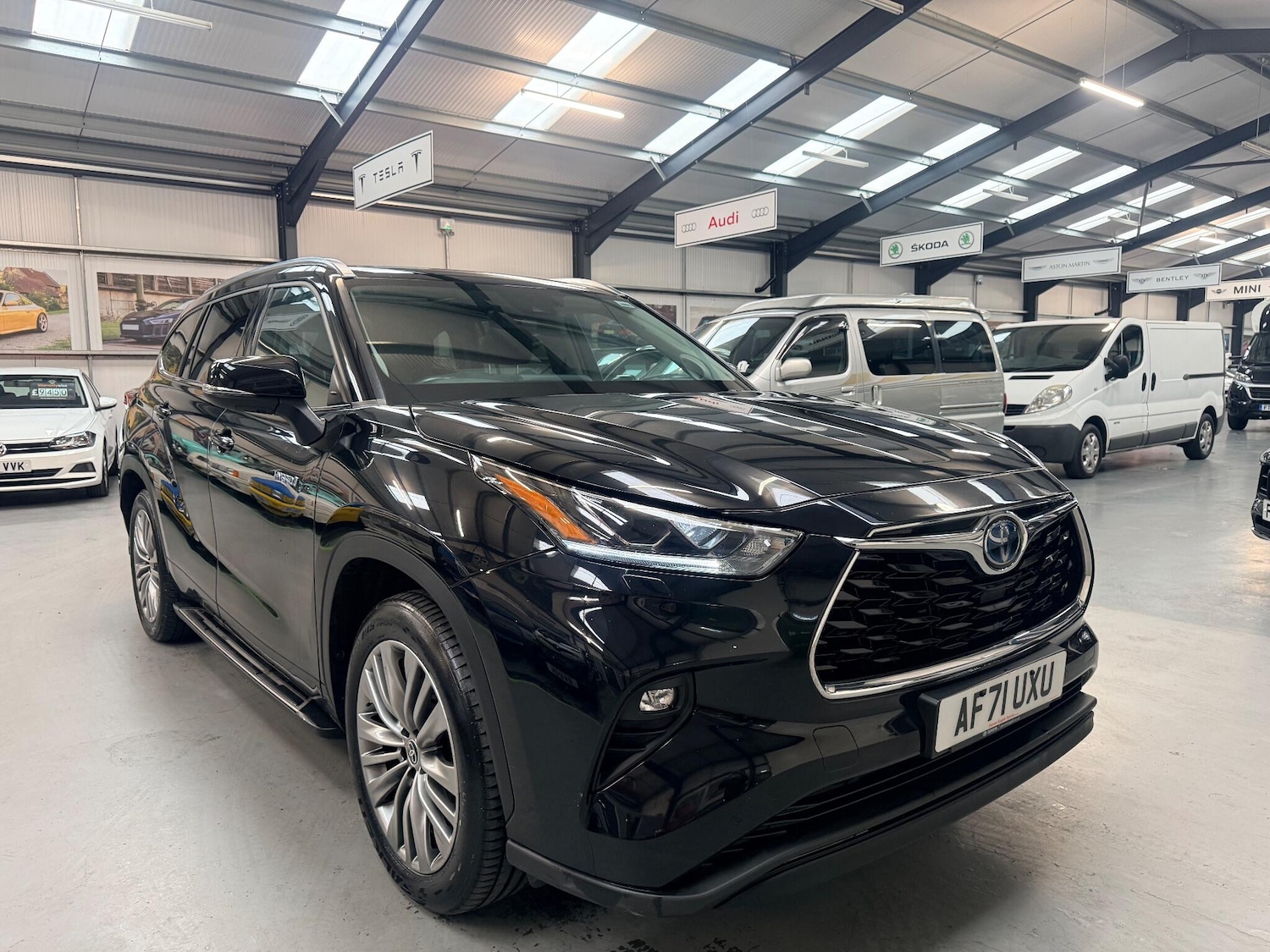 Used Toyota Highlander 2021 for sale - 76765304: Photo 2