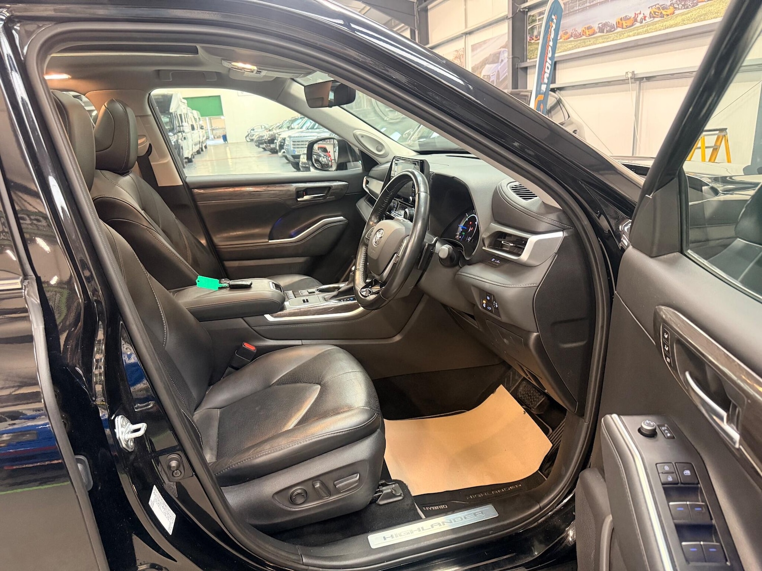 Used Toyota Highlander 2021 for sale - 76765304: Photo 8