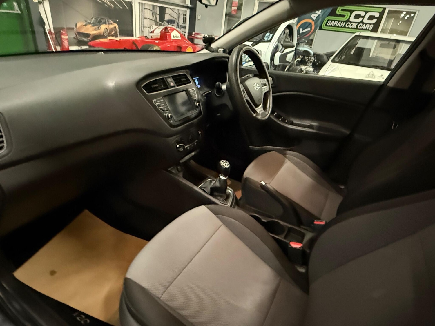 Used Hyundai i20 2019 for sale - 76521658: Photo 2