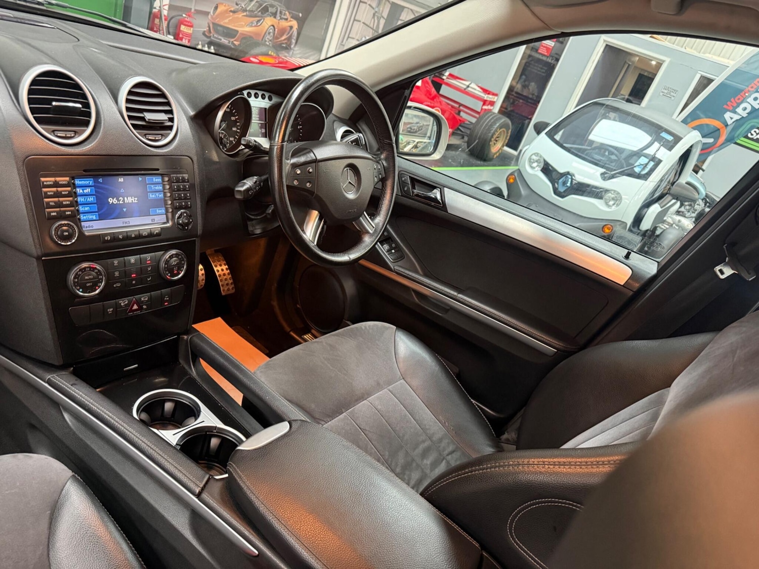 Used Mercedes-Benz M Class 2008 for sale - 76562461: Photo 3