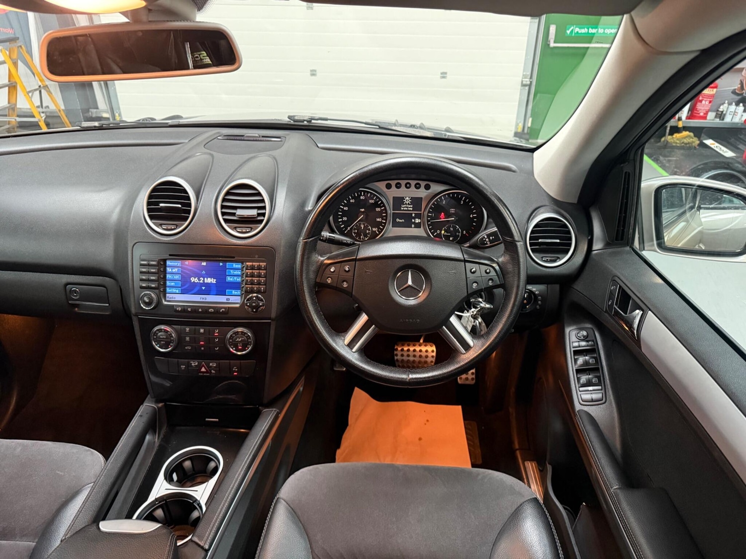 Used Mercedes-Benz M Class 2008 for sale - 76562461: Photo 9