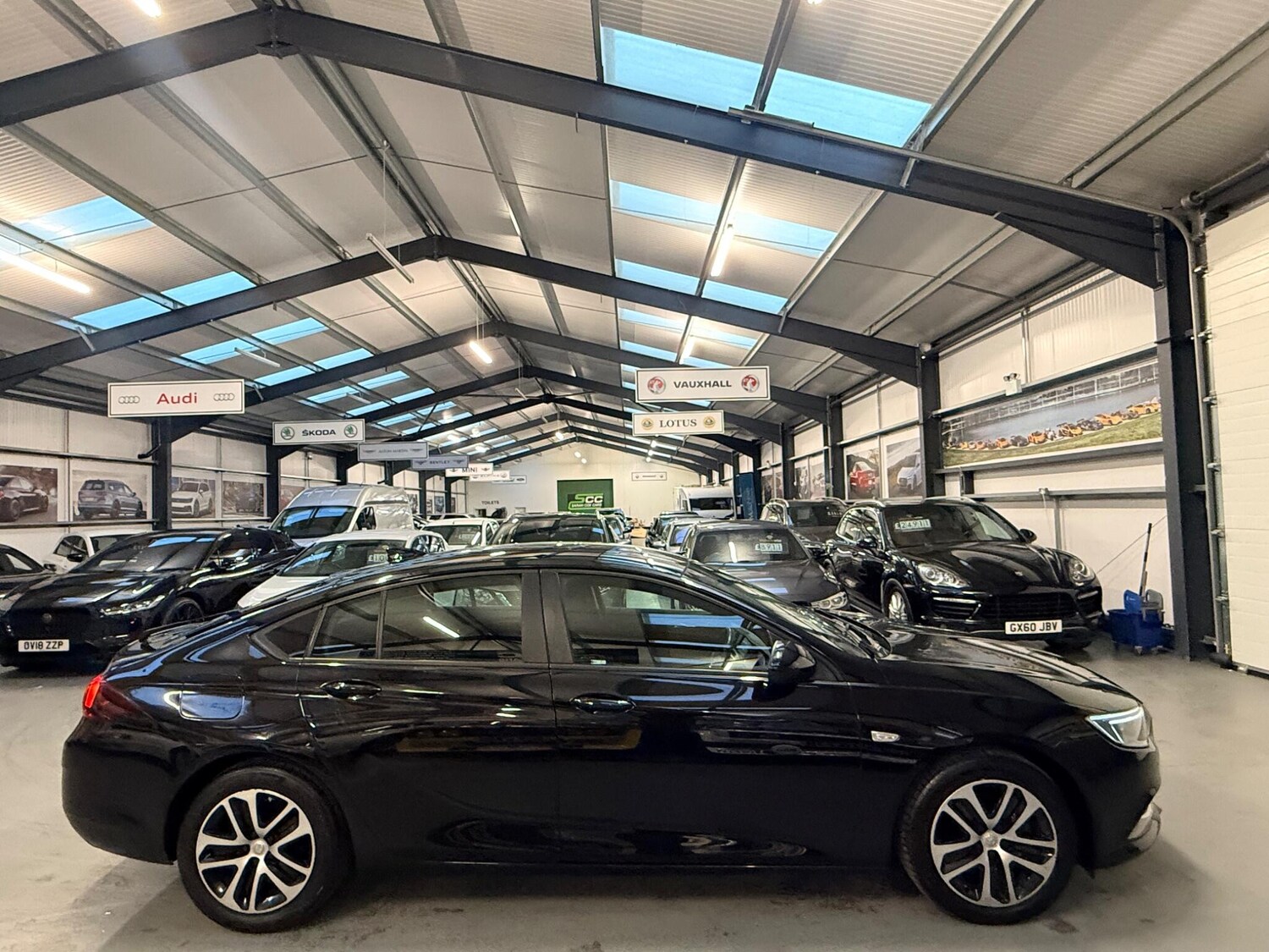 Used Vauxhall Insignia 2017 for sale - 77838800: Photo 17