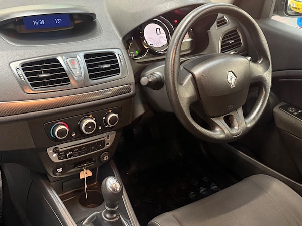 Used Renault Megane 2013 for sale - 76306560: Photo 9