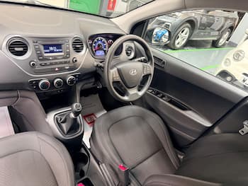 Used Hyundai i10 2017 for sale - 79780554: Photo