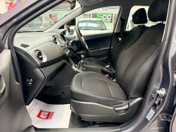 Used Hyundai i10 2017 for sale - 79780554: Photo