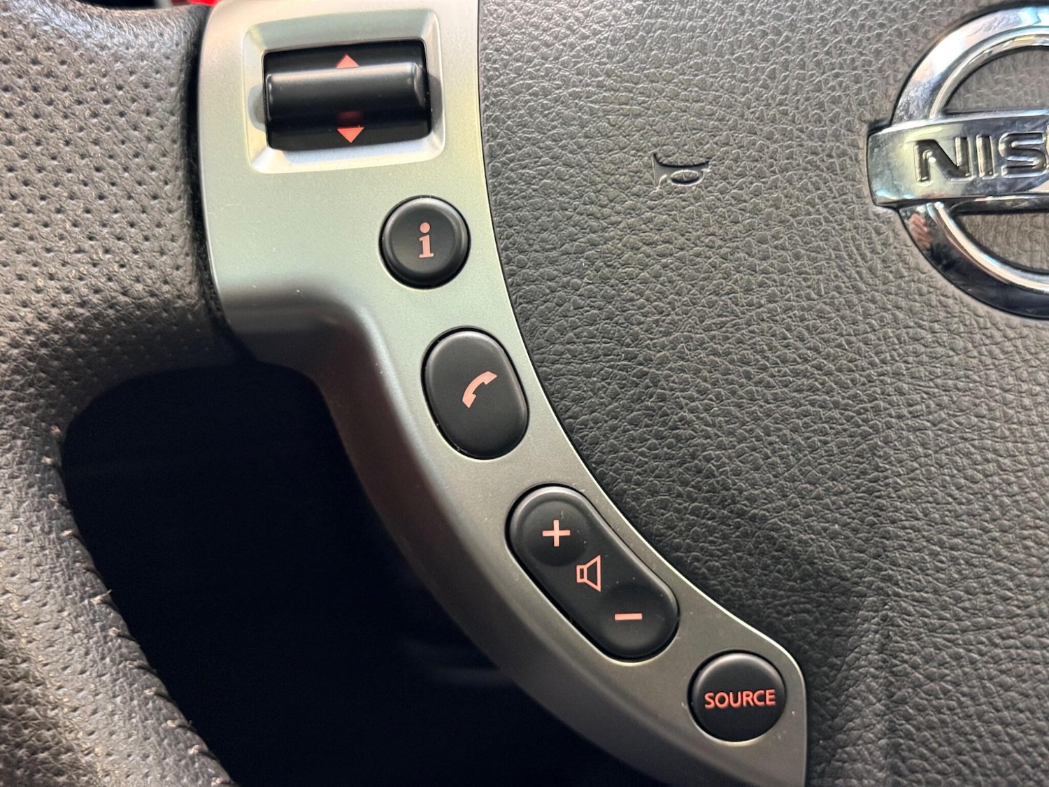 Used Nissan Qashqai 2009 for sale - 77315356: Photo 28