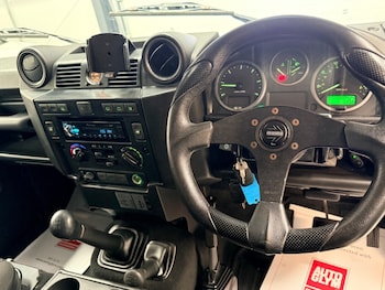 Used Land Rover Defender 90 2010 for sale - 79395829: Photo