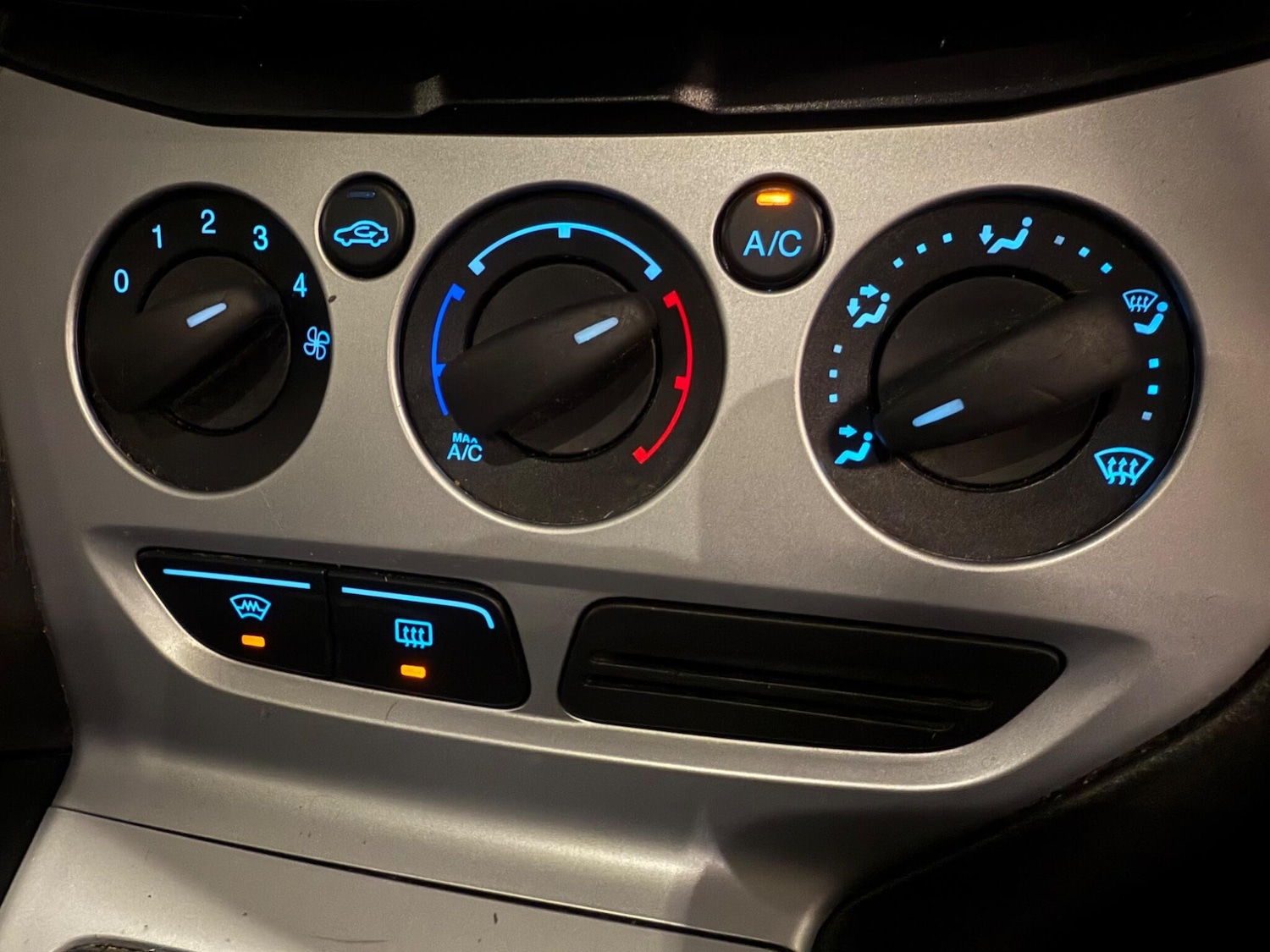 Used Ford Focus 2011 for sale - 76473098: Photo 23