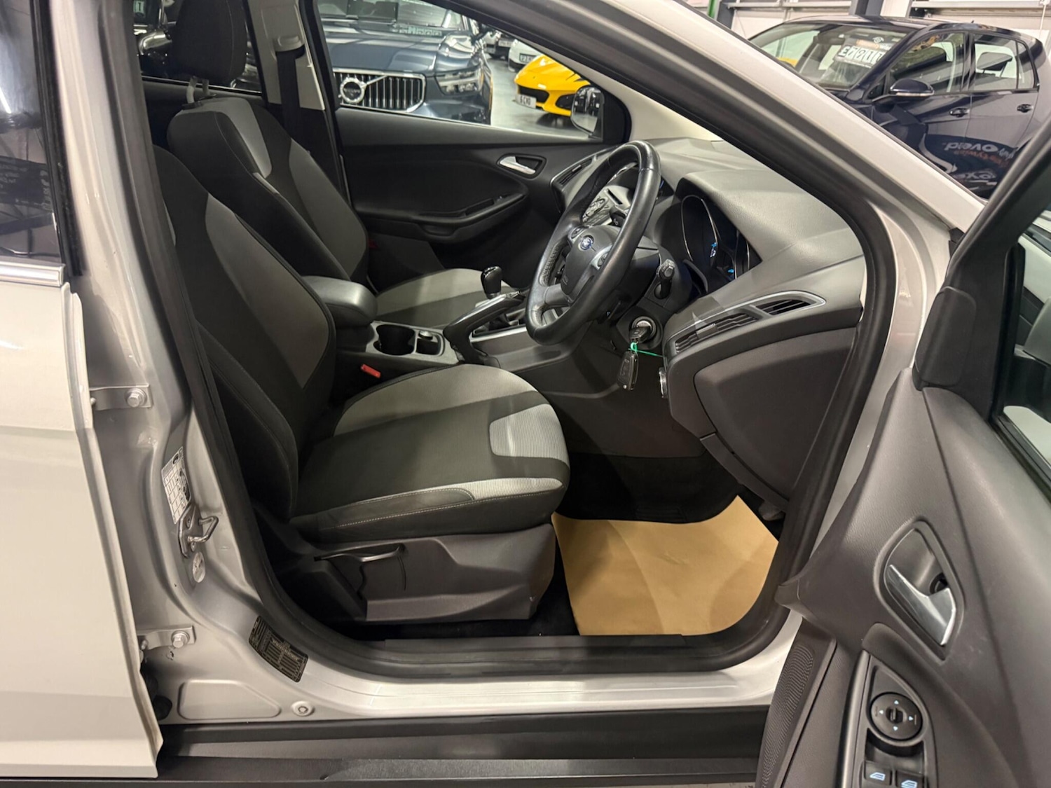 Used Ford Focus 2011 for sale - 76473098: Photo 28