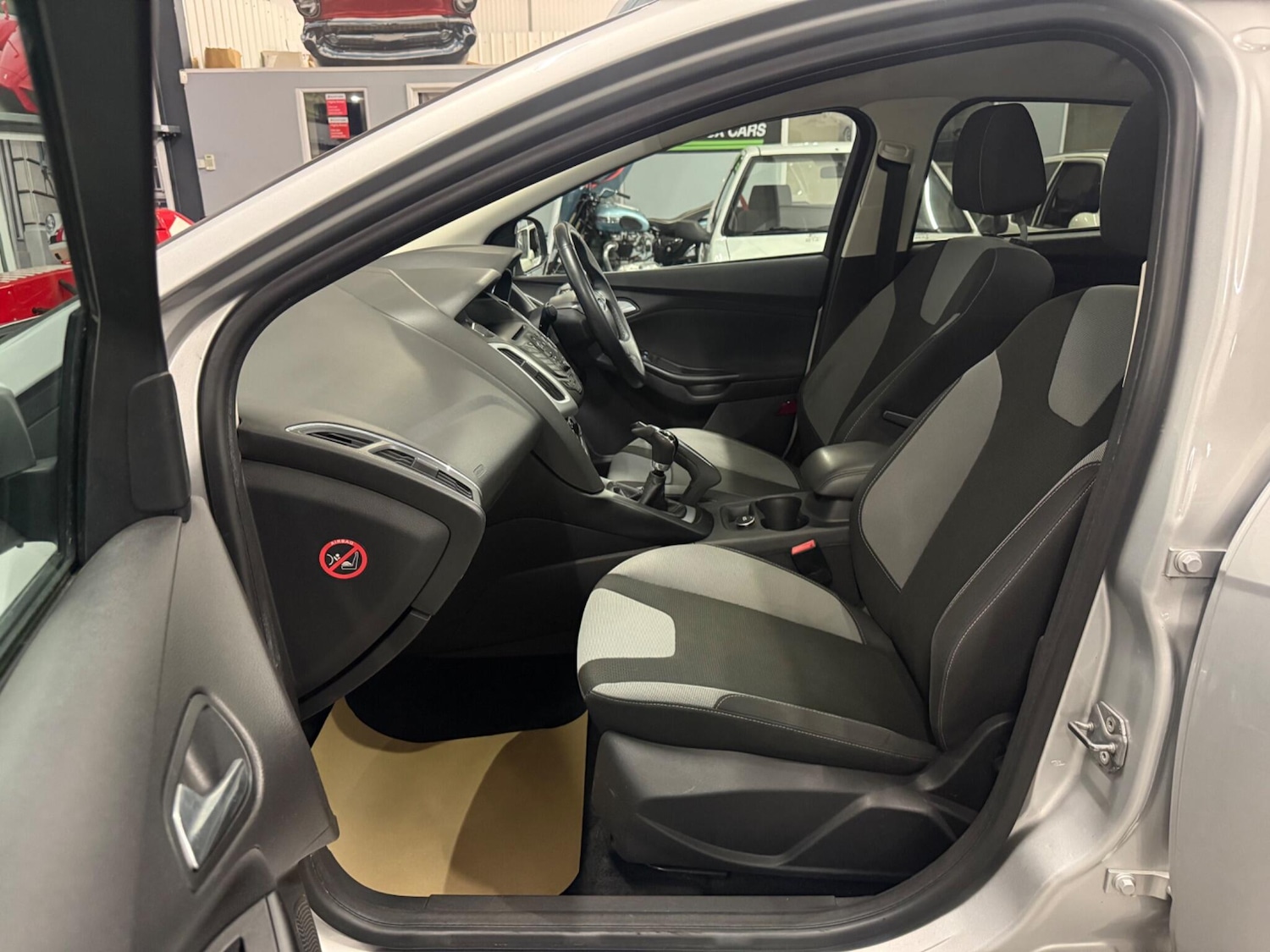 Used Ford Focus 2011 for sale - 76473098: Photo 4