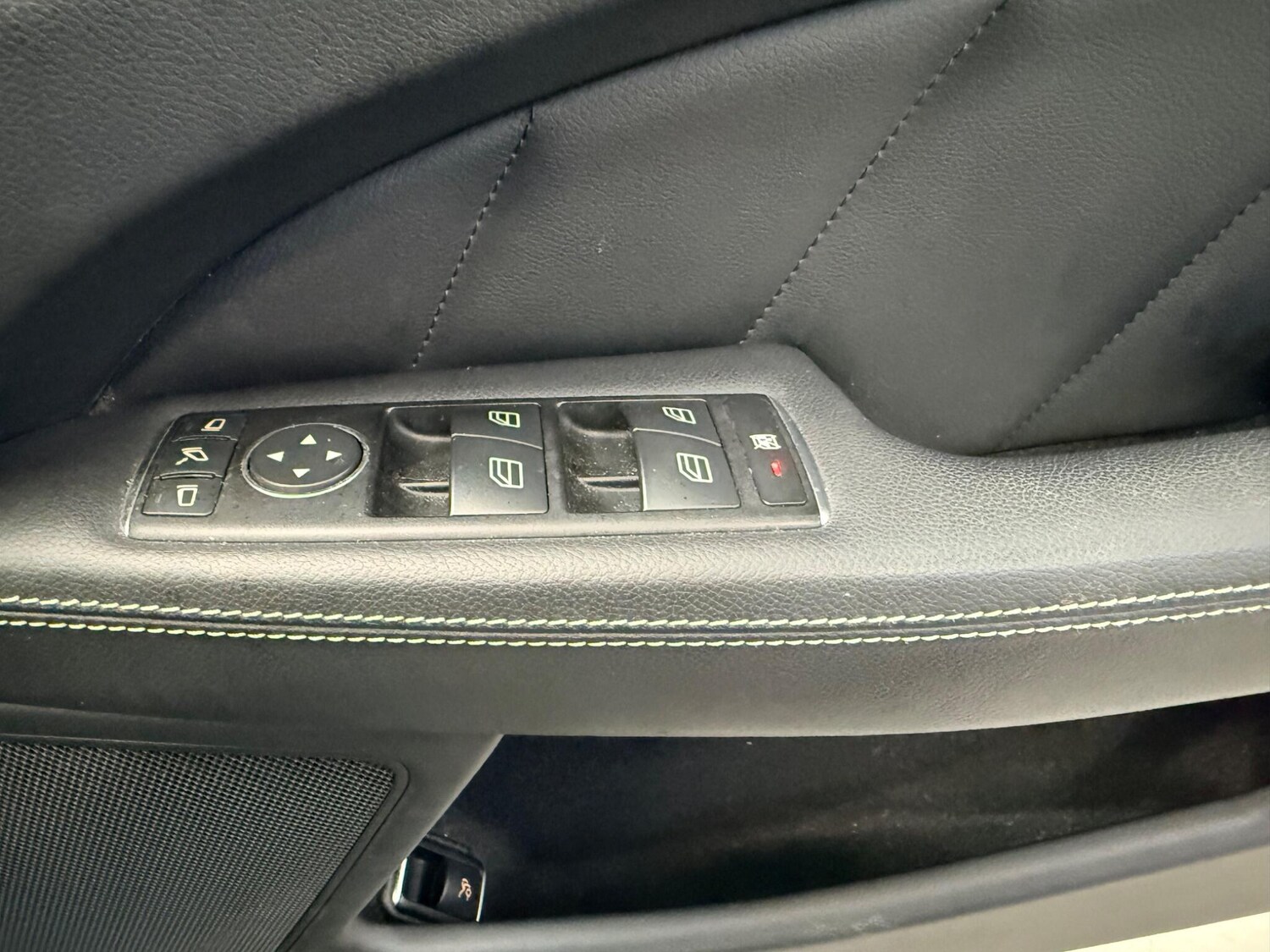 Used Mercedes-Benz CLS 2013 for sale - 77838717: Photo 27