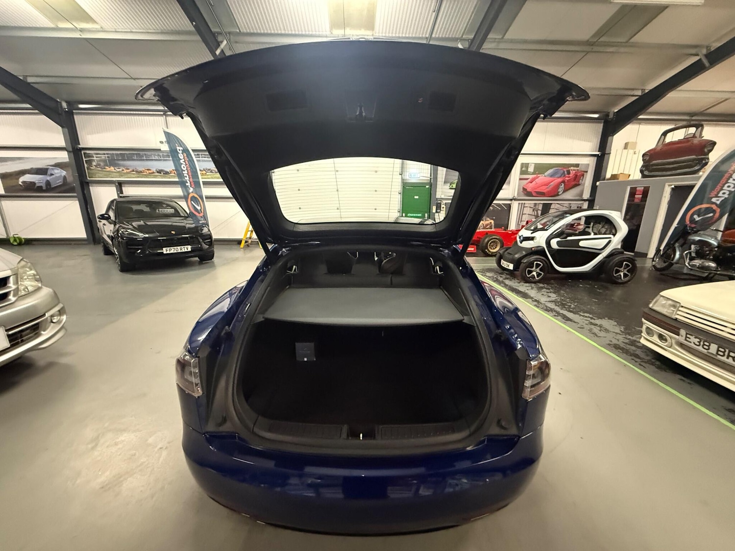 Used Tesla Model S 2017 for sale - 76688821: Photo 13