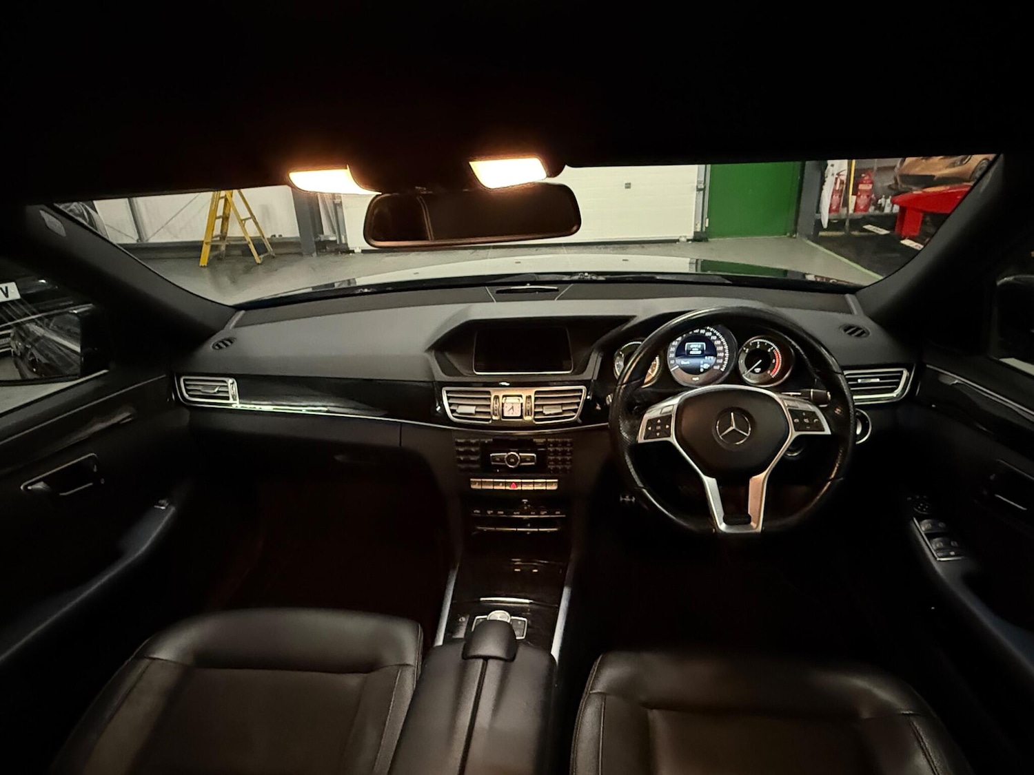 Used Mercedes-Benz E Class 2013 for sale - 76752604: Photo 18