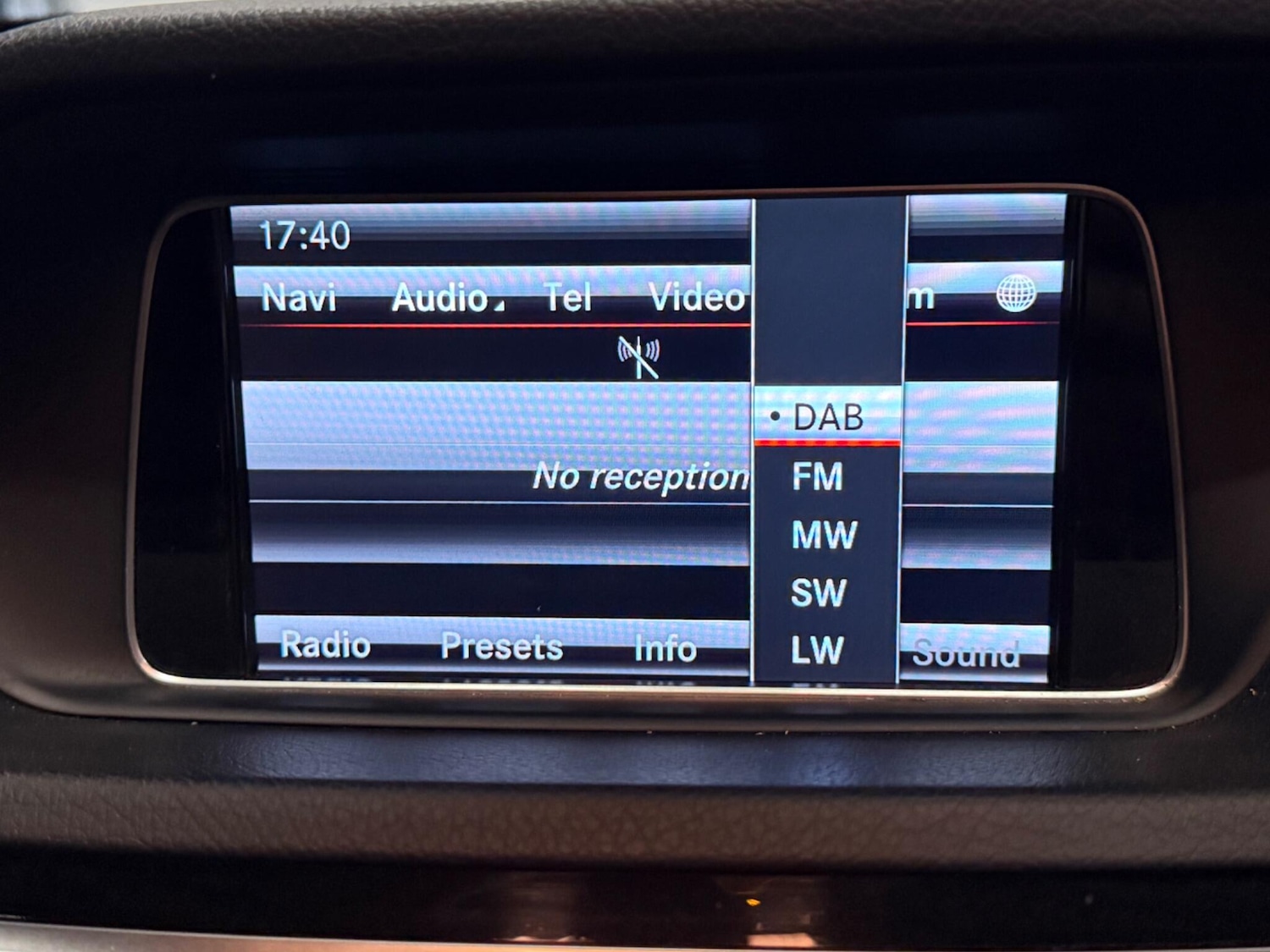 Used Mercedes-Benz E Class 2013 for sale - 76752604: Photo 29