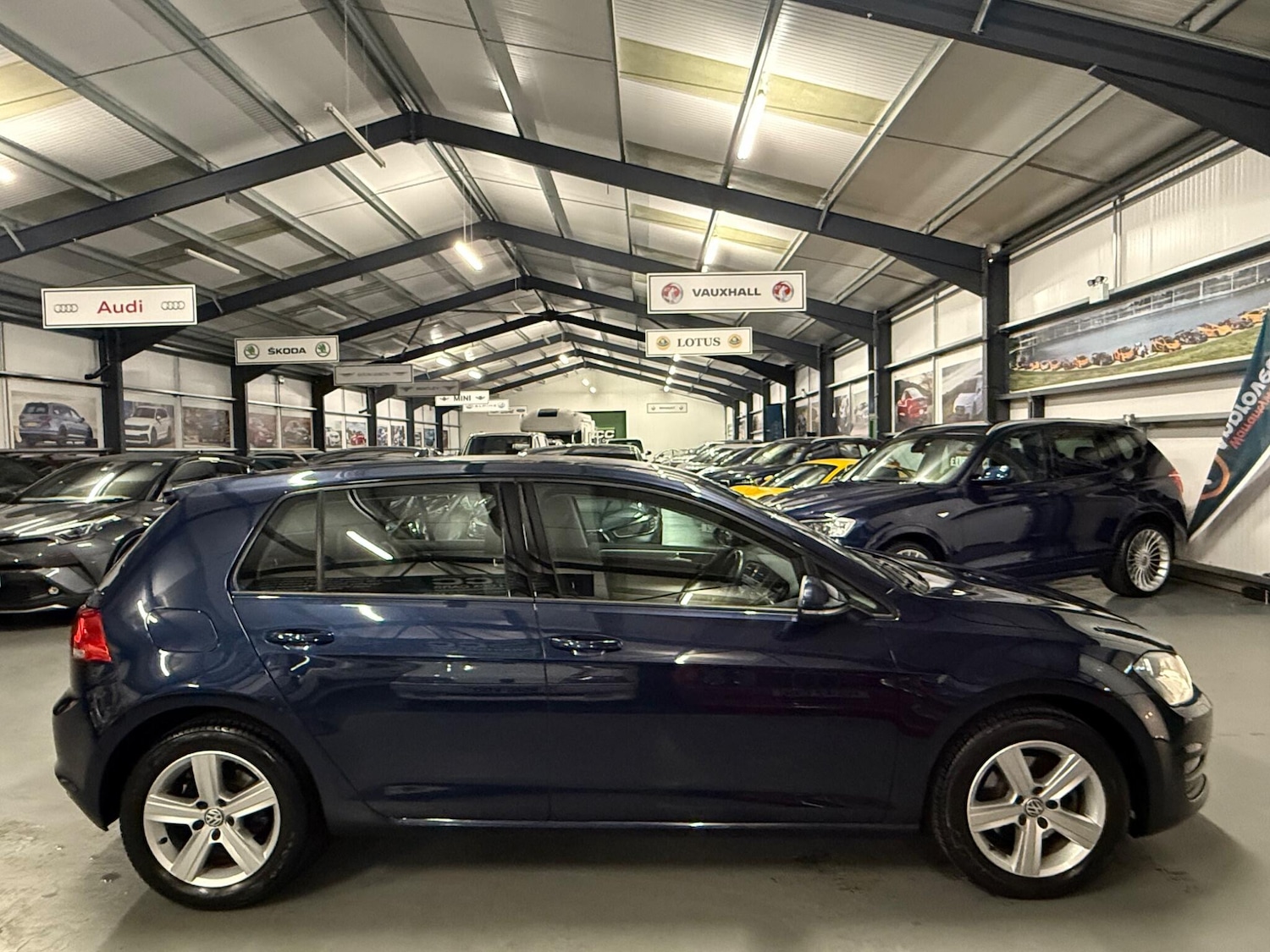 Used Volkswagen Golf 2017 for sale - 76409284: Photo 10