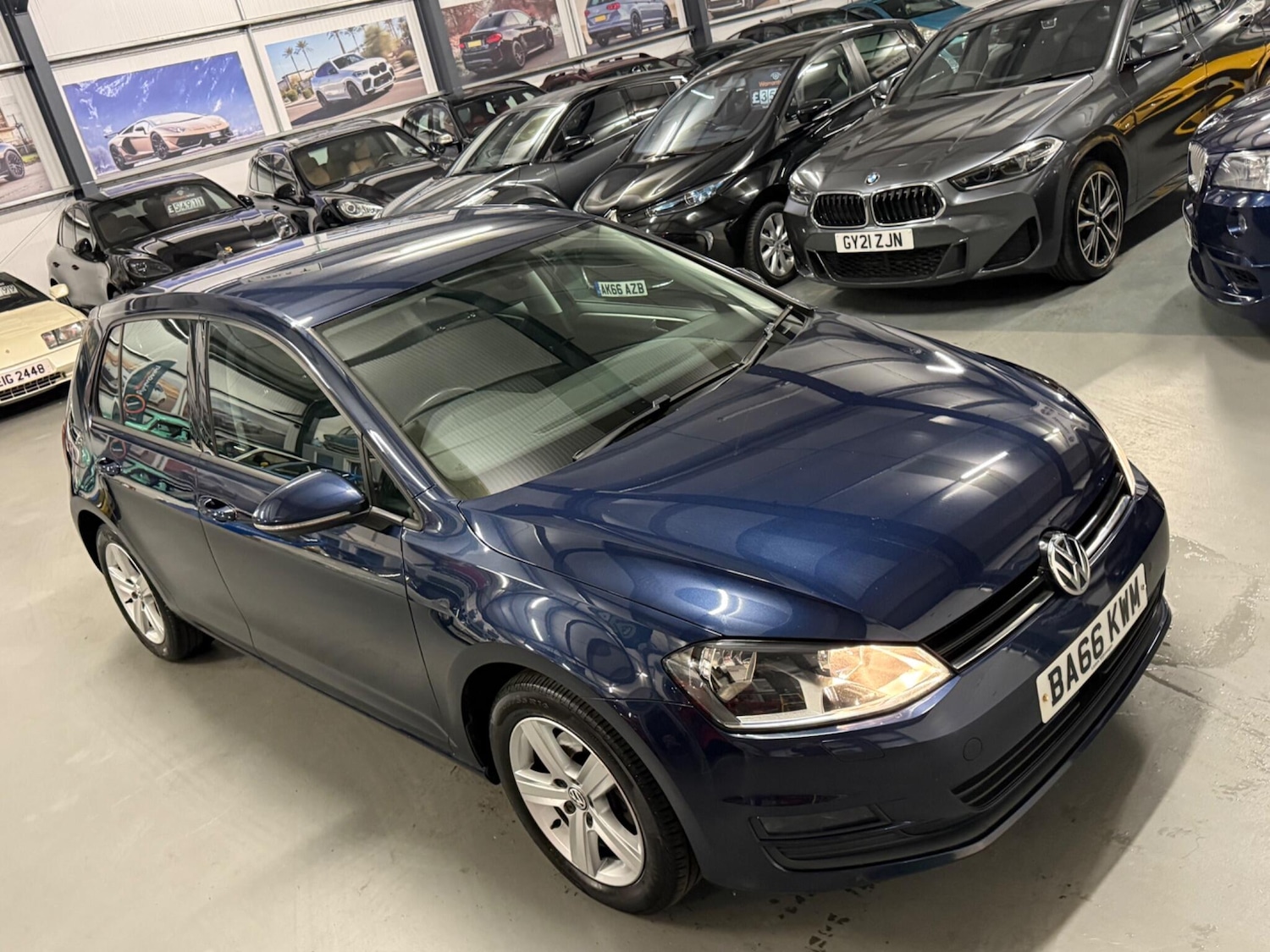 Used Volkswagen Golf 2017 for sale - 76409284: Photo 2