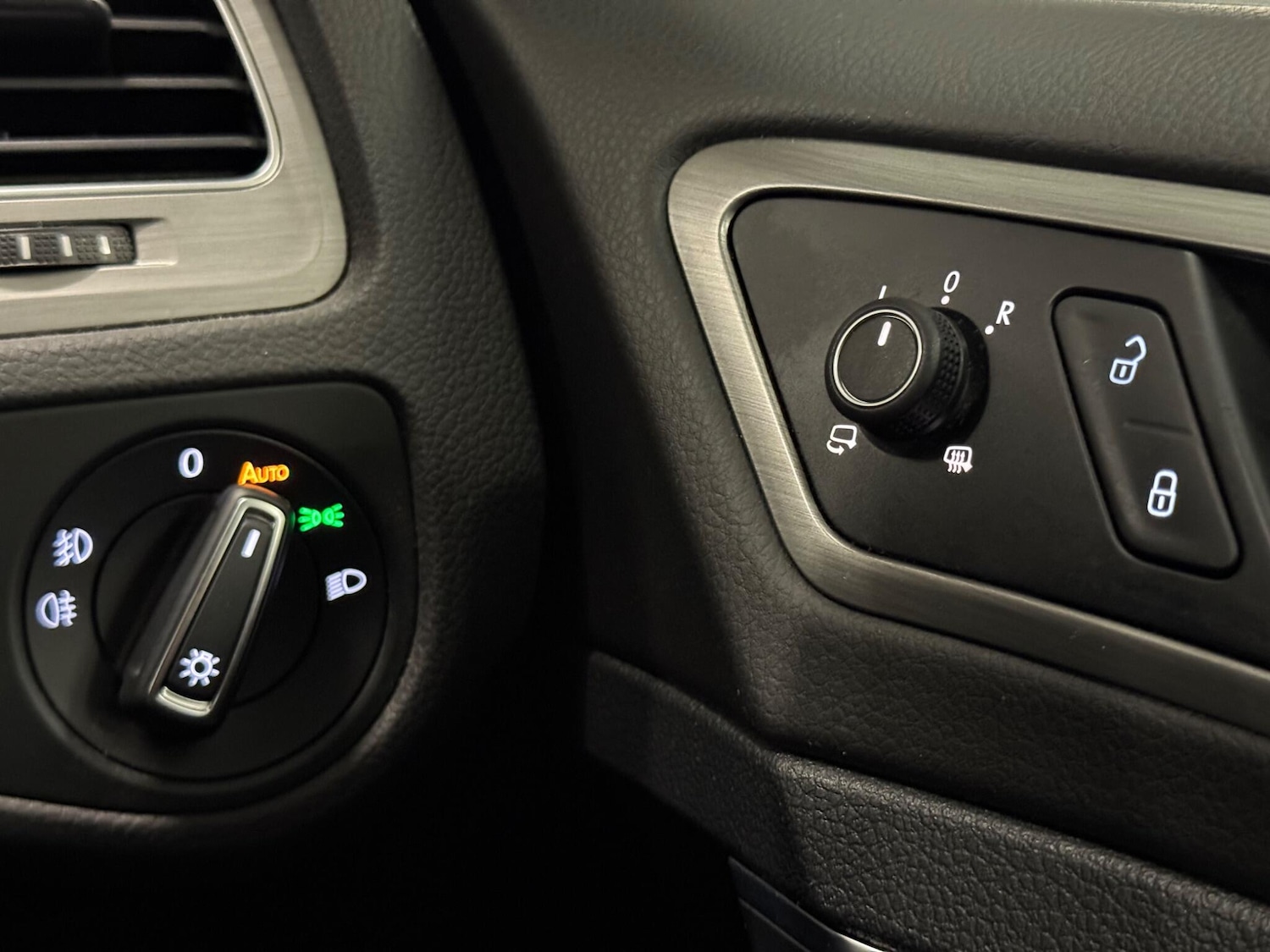 Used Volkswagen Golf 2017 for sale - 76409284: Photo 29