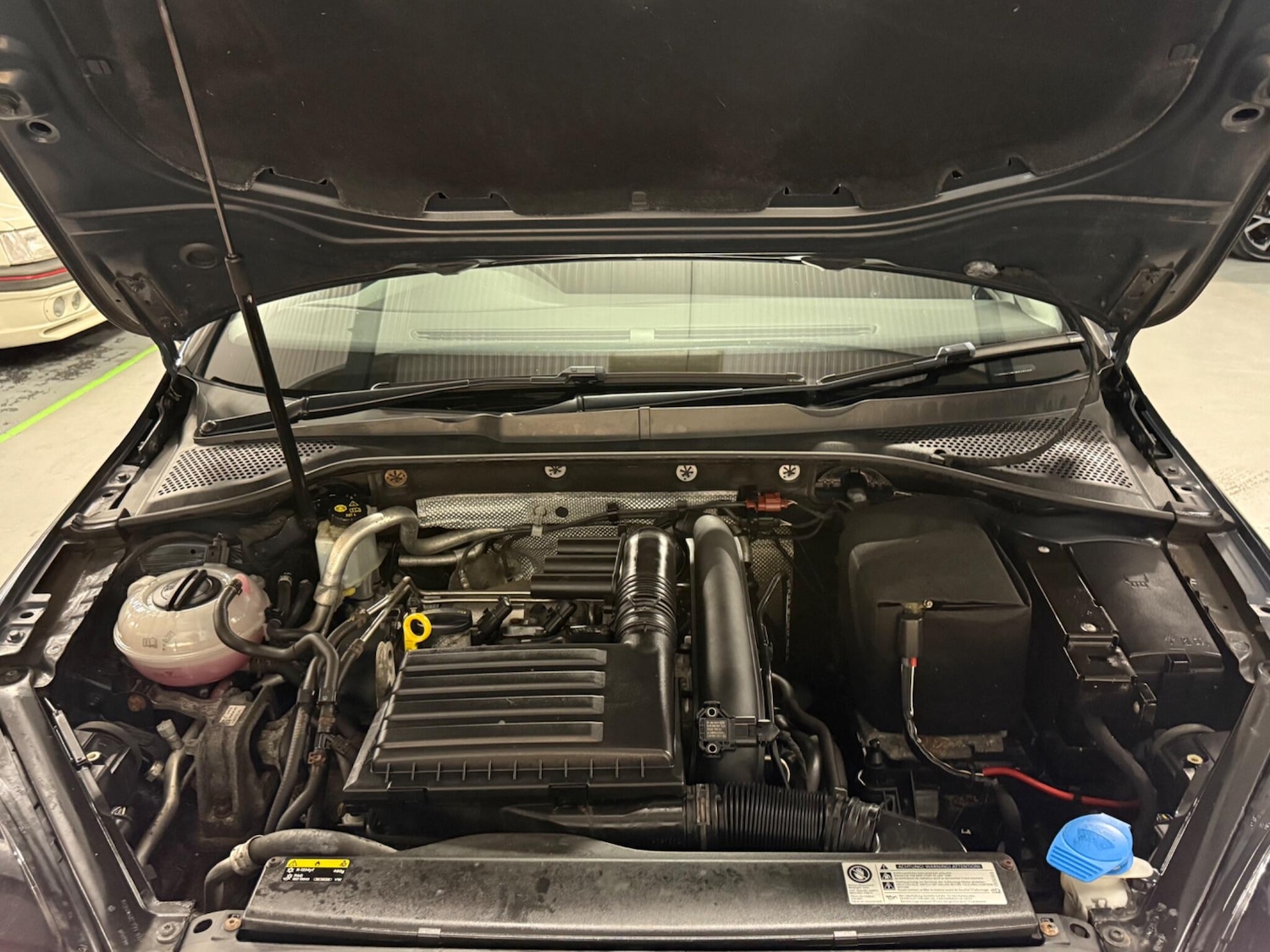 Used Volkswagen Golf 2017 for sale - 76409284: Photo 32