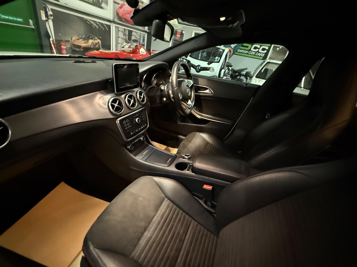 Used Mercedes-Benz CLA 2015 for sale - 76521608: Photo 2