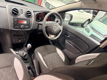 Used Dacia Sandero Stepway 2016 for sale - 79543940: Photo