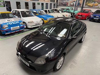 2001 (X) - 1.7 Black 3dr