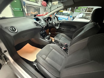 Used Ford Fiesta 2013 for sale - 76085300: Photo