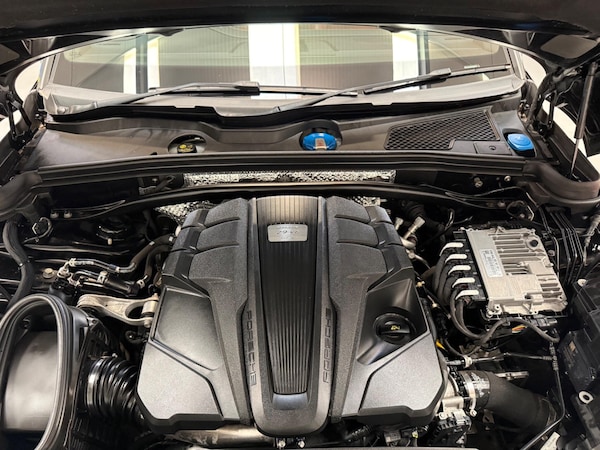 Used Porsche Macan 2020 for sale - 75492495: Photo 40