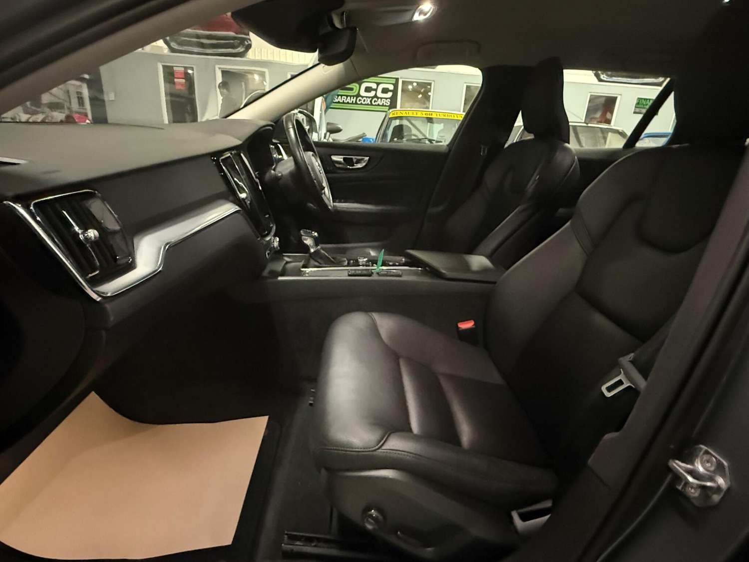 Used Volvo V60 2020 for sale - 76742664: Photo 12