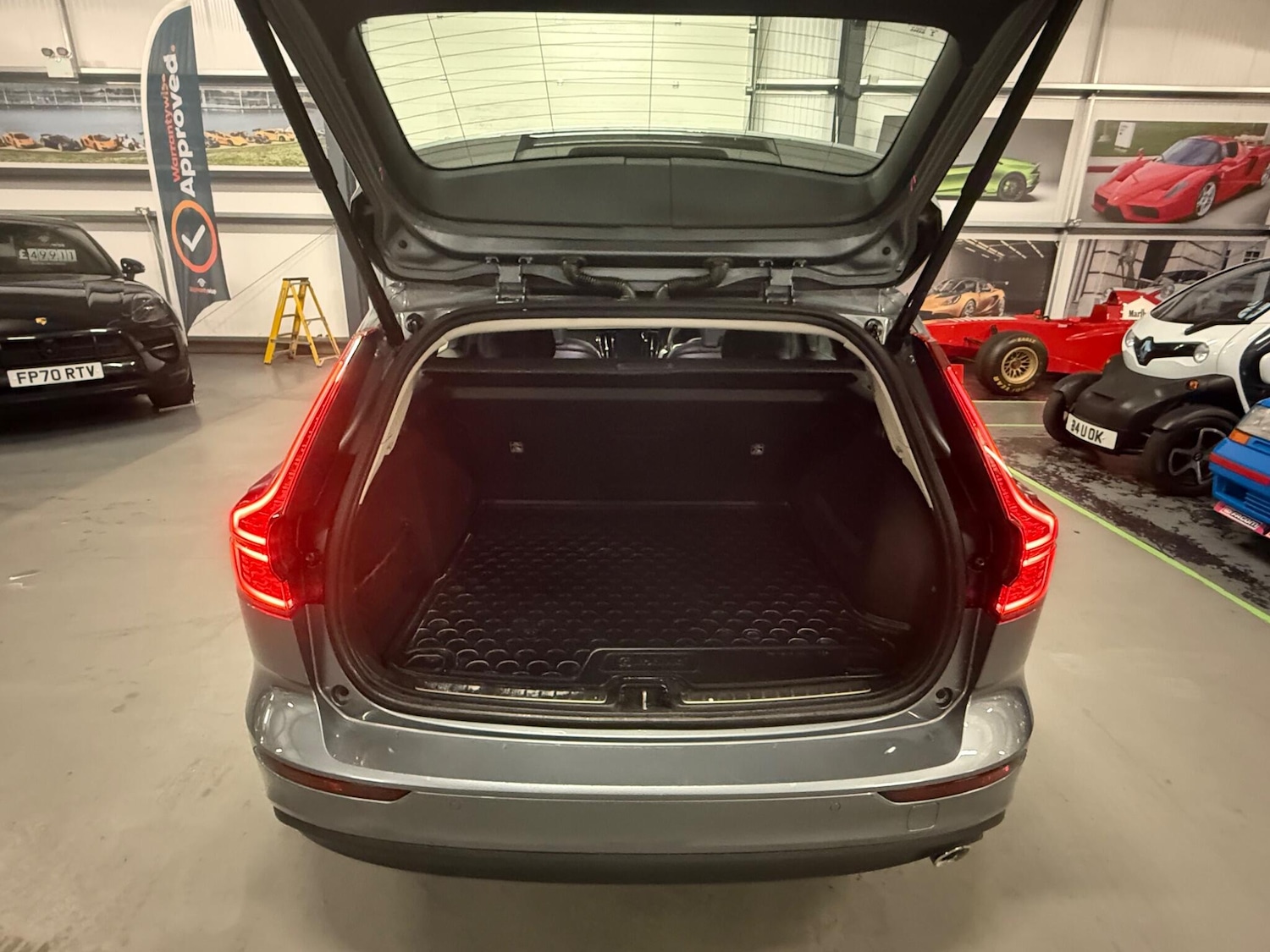 Used Volvo V60 2020 for sale - 76742664: Photo 14