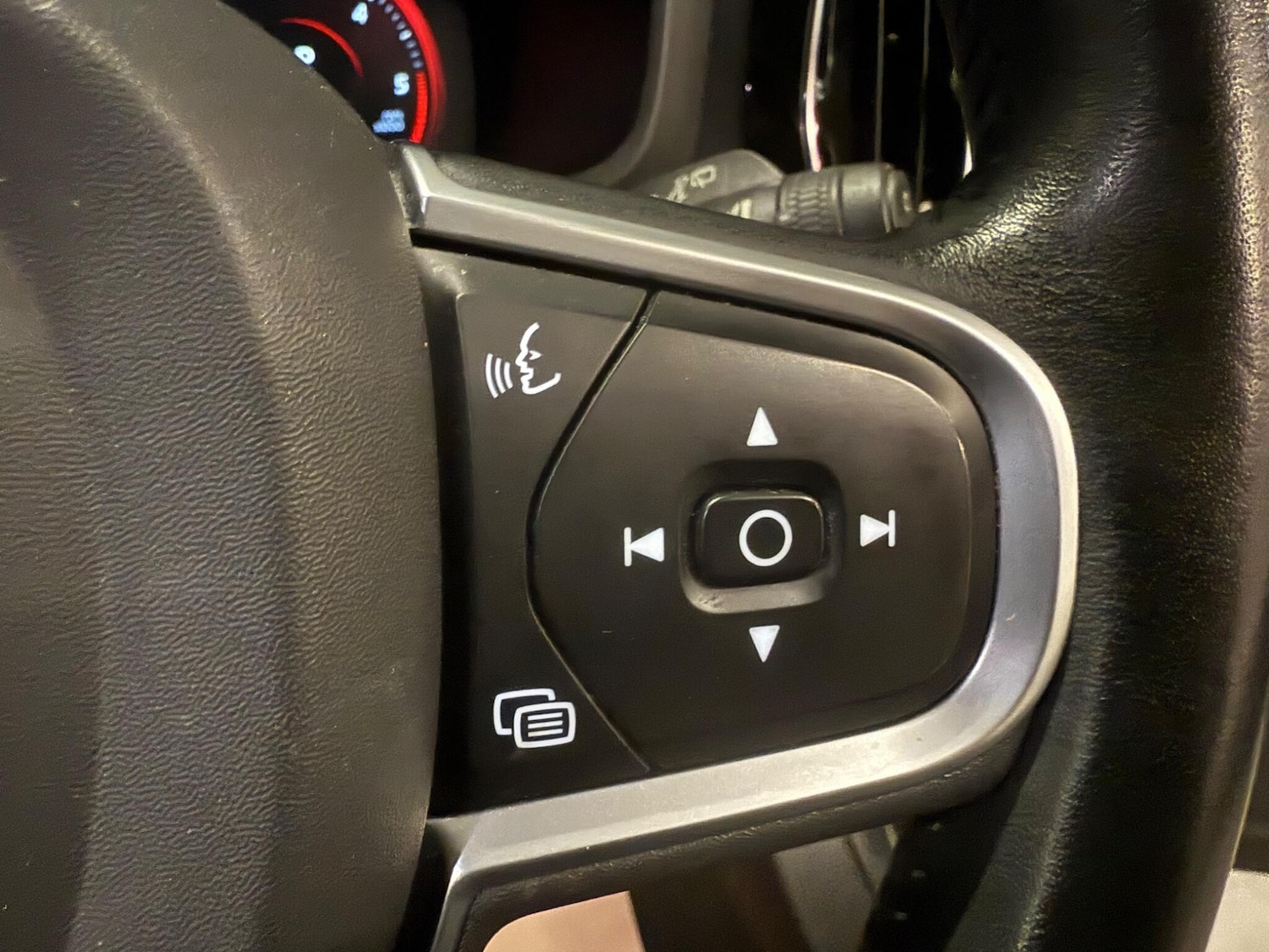 Used Volvo V60 2020 for sale - 76742664: Photo 28