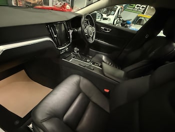 Used Volvo V60 2020 for sale - 76742664: Photo
