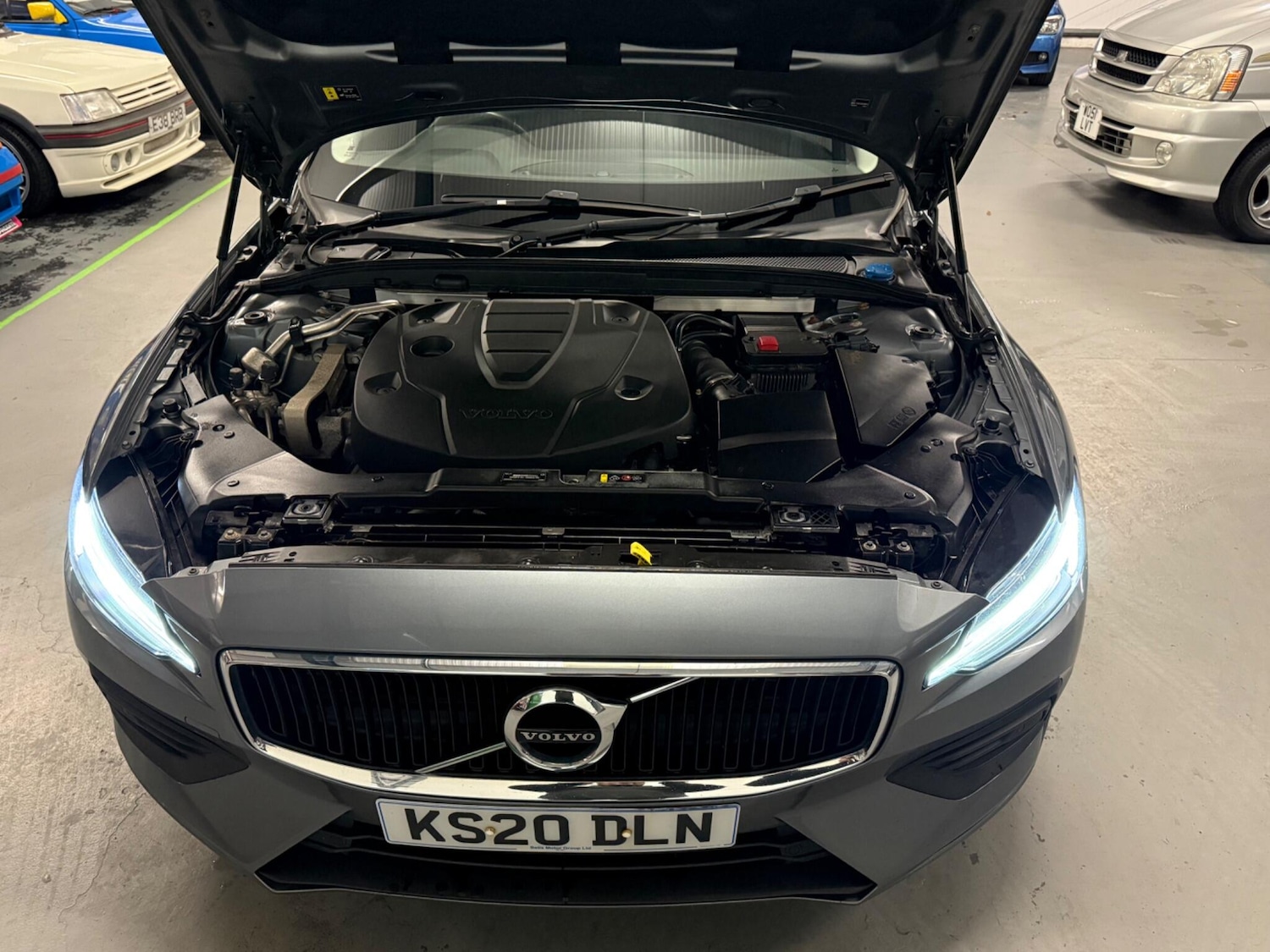 Used Volvo V60 2020 for sale - 76742664: Photo 32