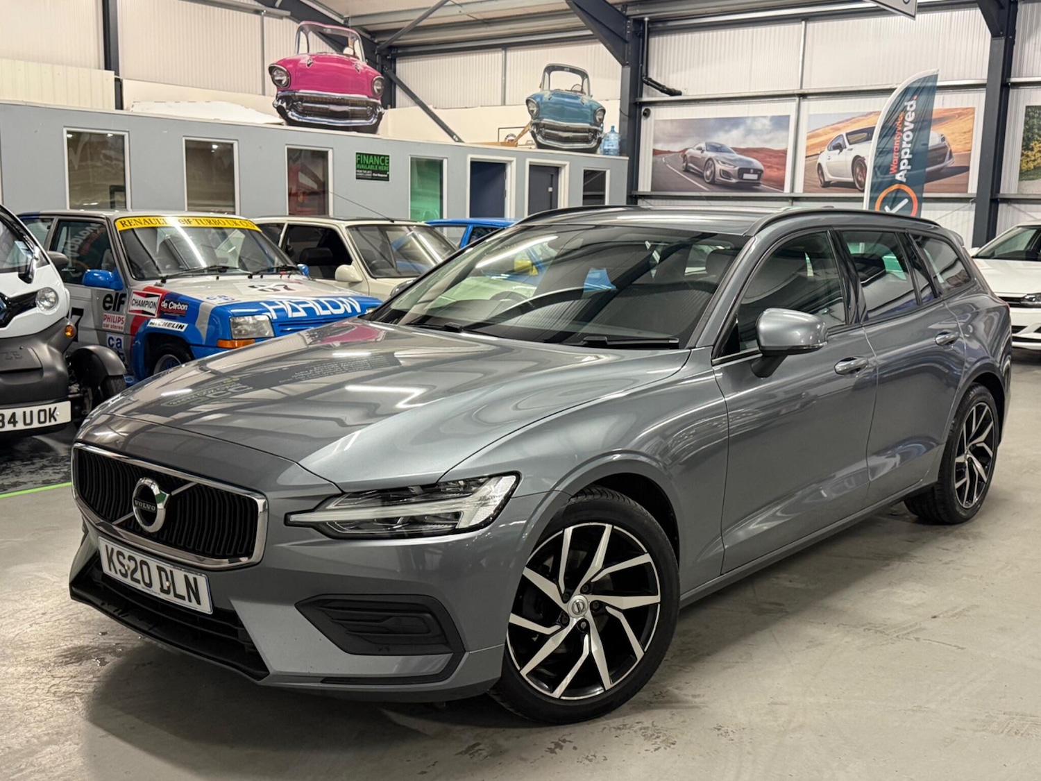 Used Volvo V60 2020 for sale - 76742664: Photo 4