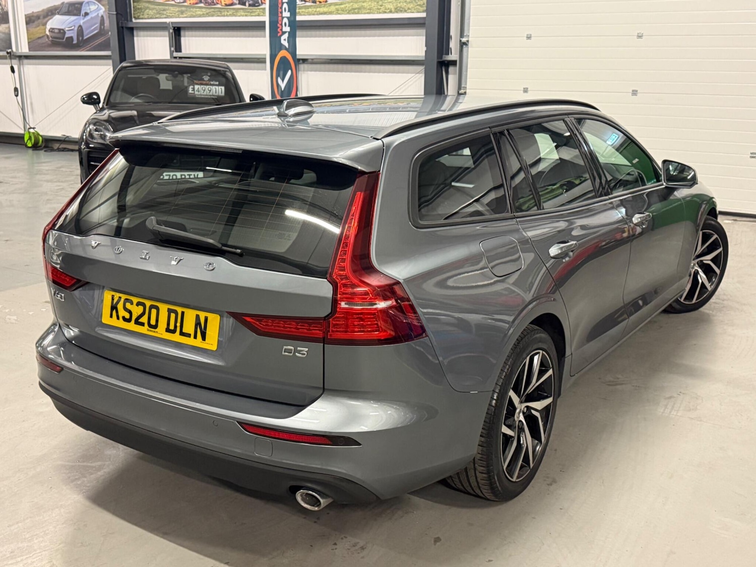 Used Volvo V60 2020 for sale - 76742664: Photo 8