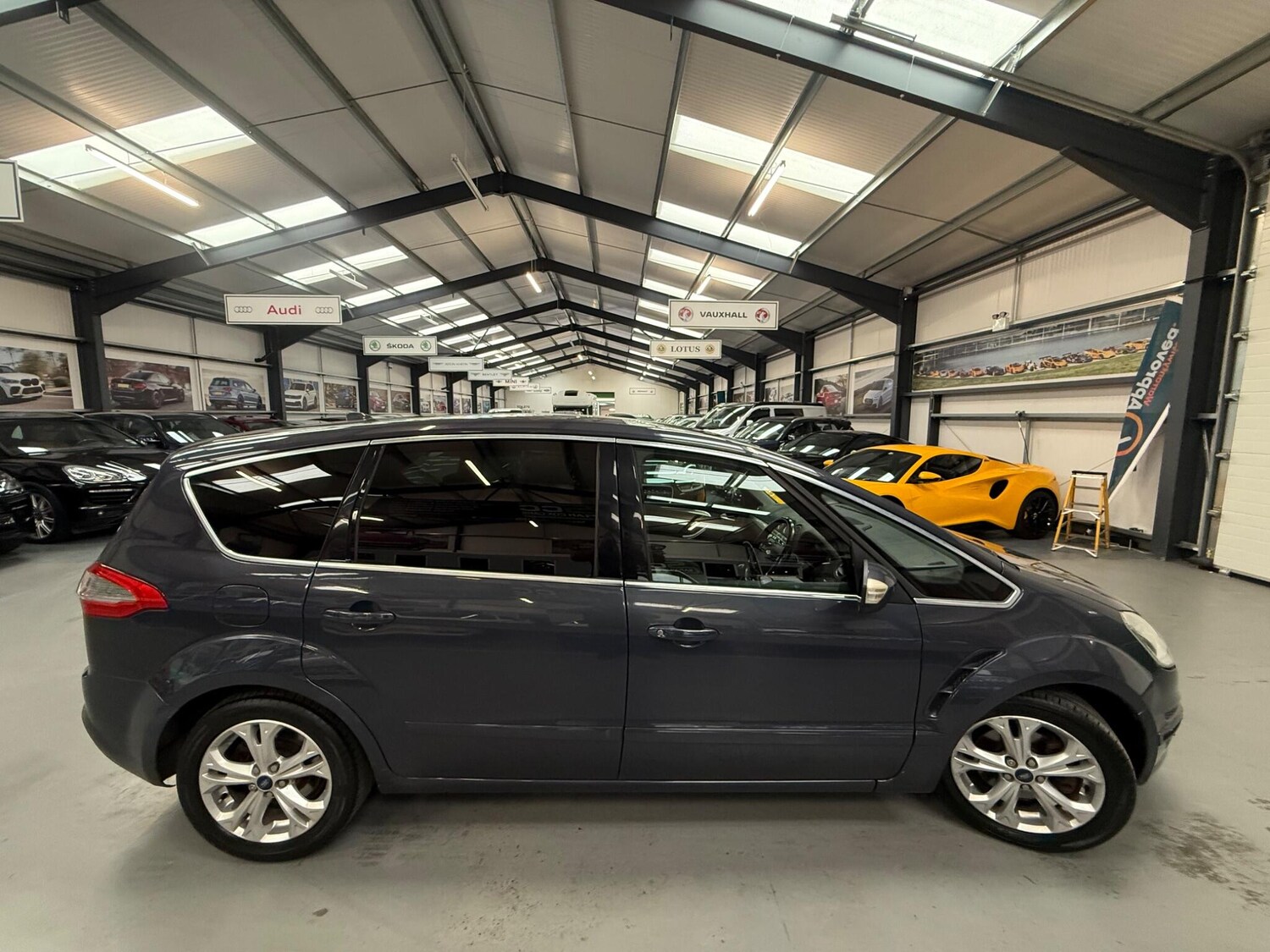 Used Ford S-Max 2012 for sale - 76315216: Photo 9