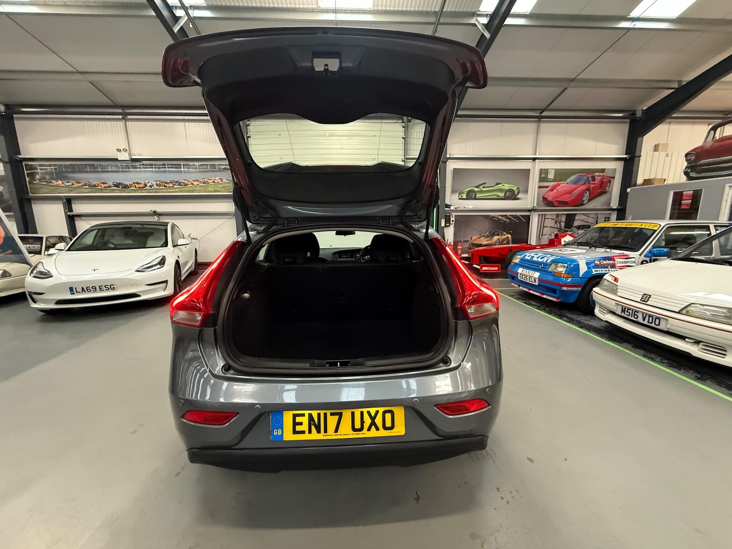 Used Volvo V40 2017 for sale - 76138423: Photo 27