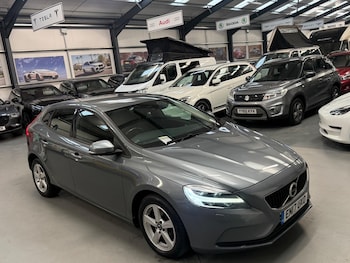 Used Volvo V40 2017 for sale - 76138423: Photo 2
