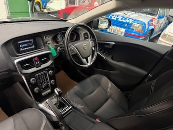 Used Volvo V40 2017 for sale - 76138423: Photo 3