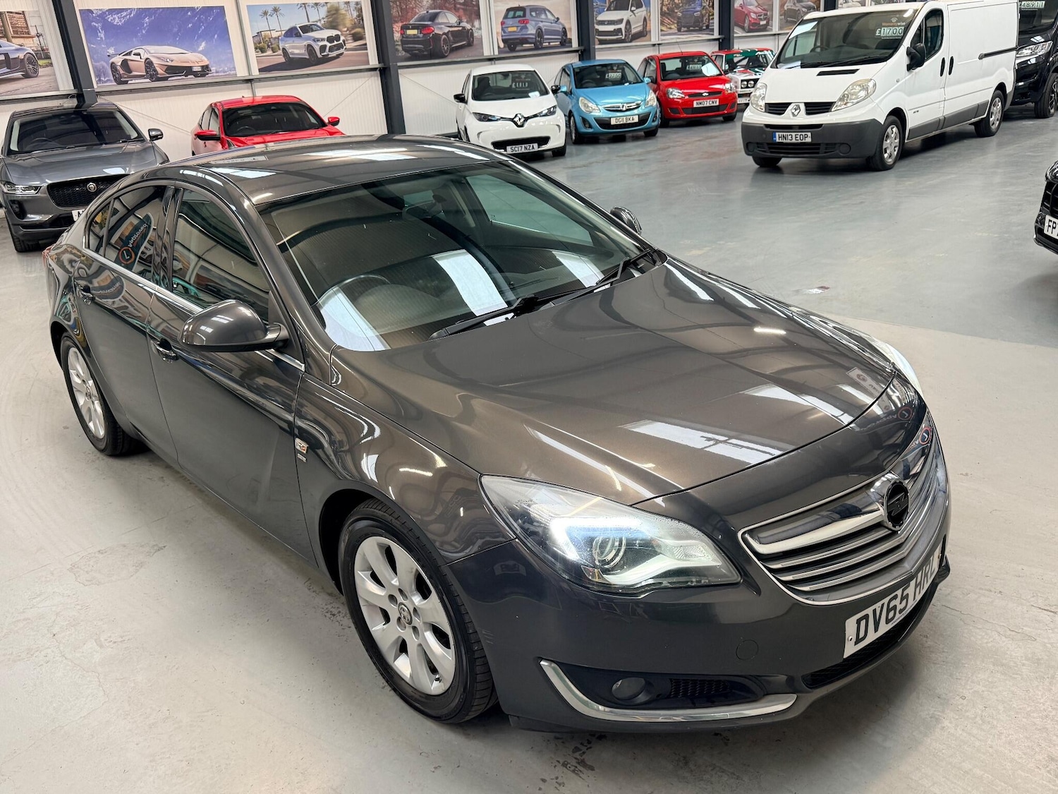 Used Vauxhall Insignia 2016 for sale - 76975719: Photo 2