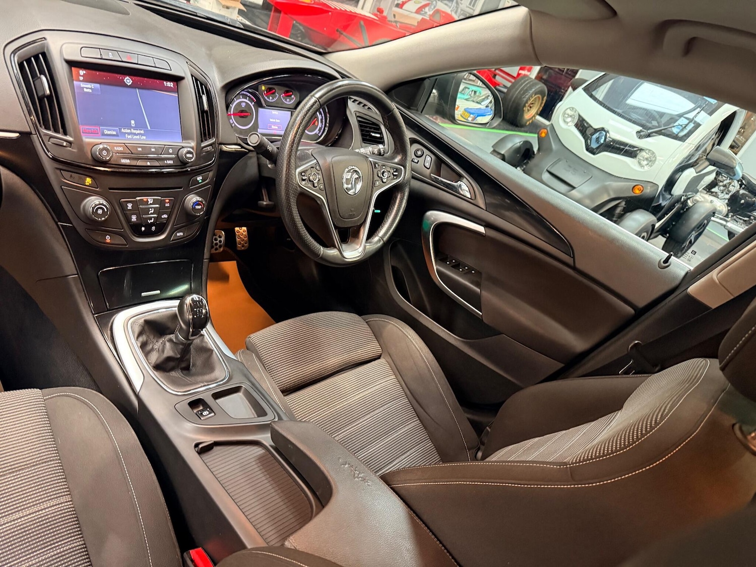 Used Vauxhall Insignia 2016 for sale - 76975719: Photo 3