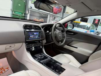 Used Jaguar XE 2016 for sale - 74888675: Photo