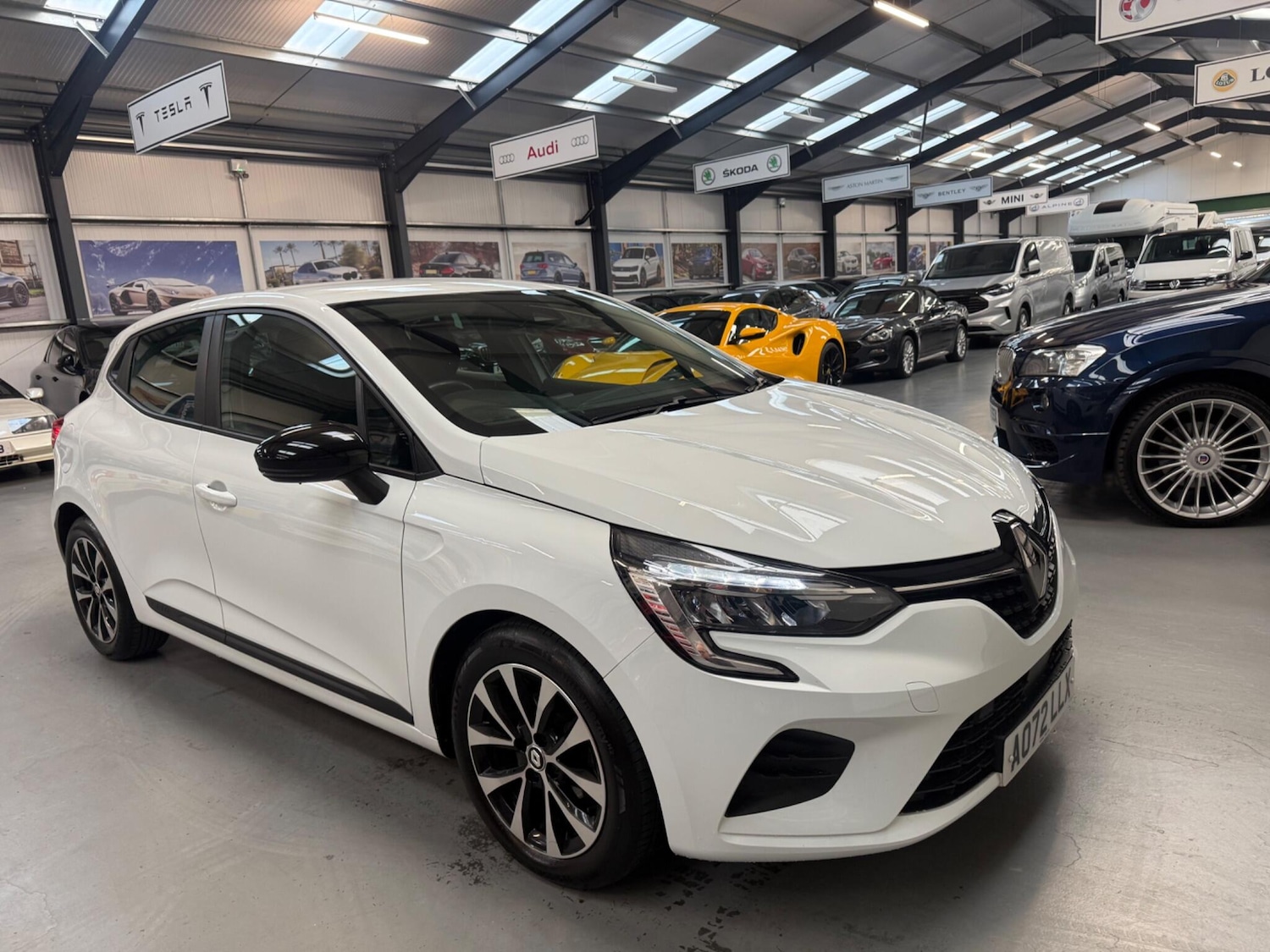 Used Renault Clio 2022 for sale - 76389047: Photo 1