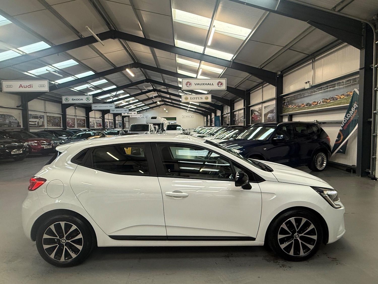 Used Renault Clio 2022 for sale - 76389047: Photo 16