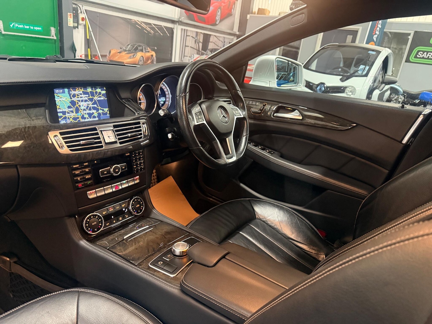 Used Mercedes-Benz CLS 2013 for sale - 76899302: Photo 3