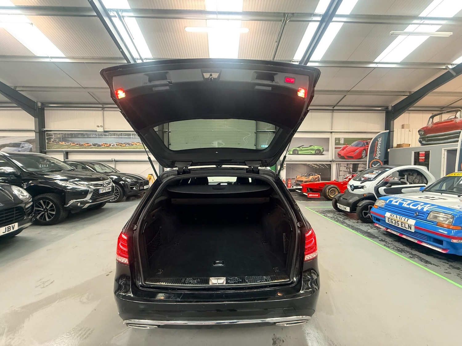 Used Mercedes-Benz E Class 2013 for sale - 77238093: Photo 27