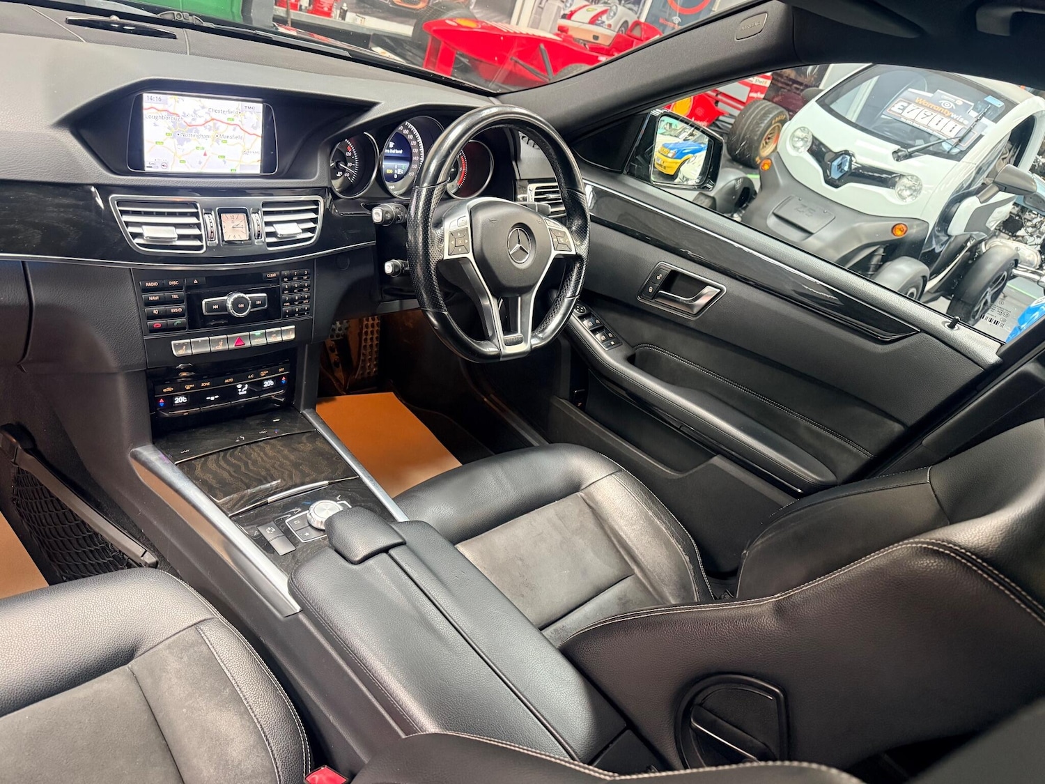 Used Mercedes-Benz E Class 2013 for sale - 77238093: Photo 3