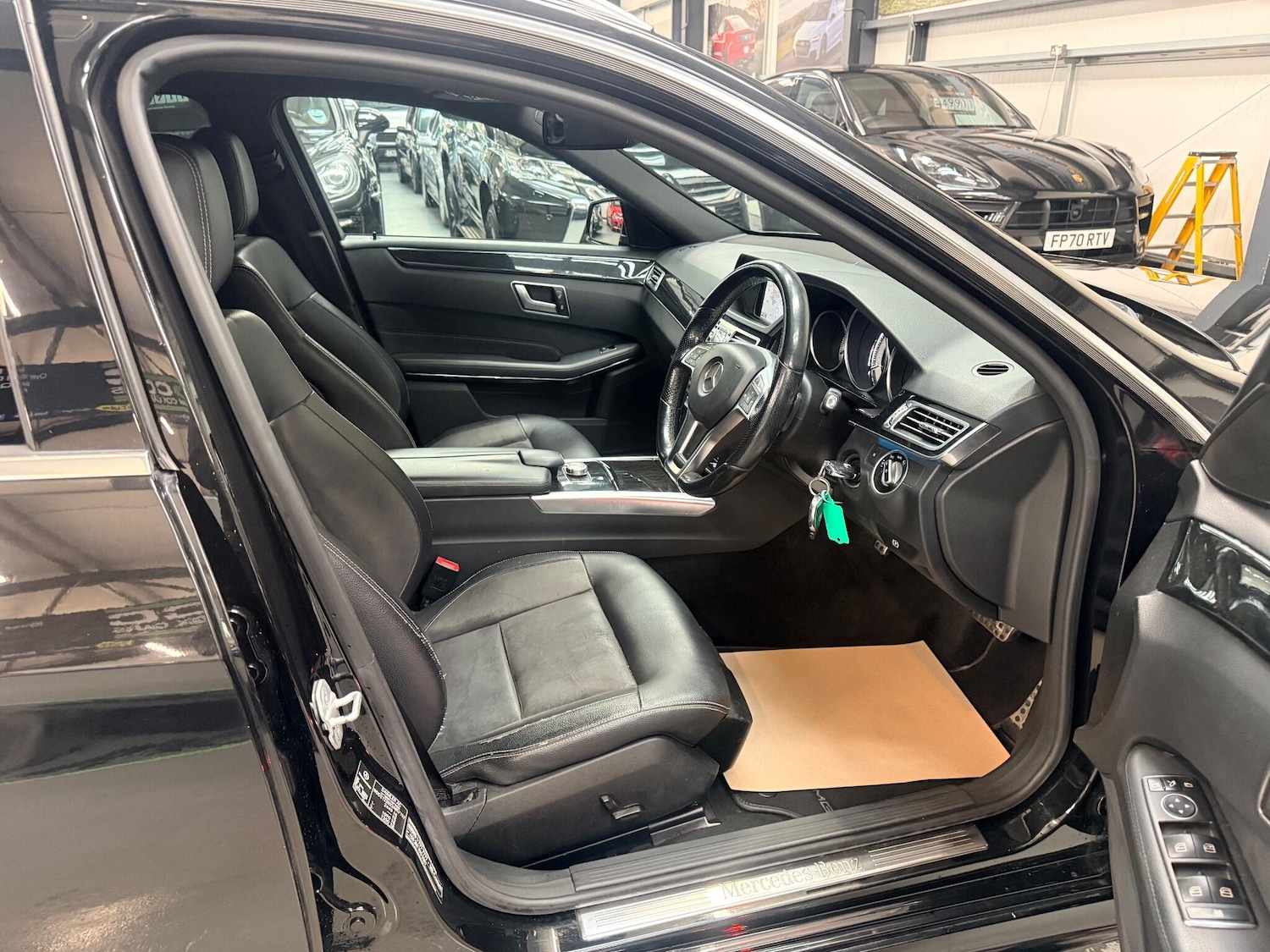 Used Mercedes-Benz E Class 2013 for sale - 77238093: Photo 9